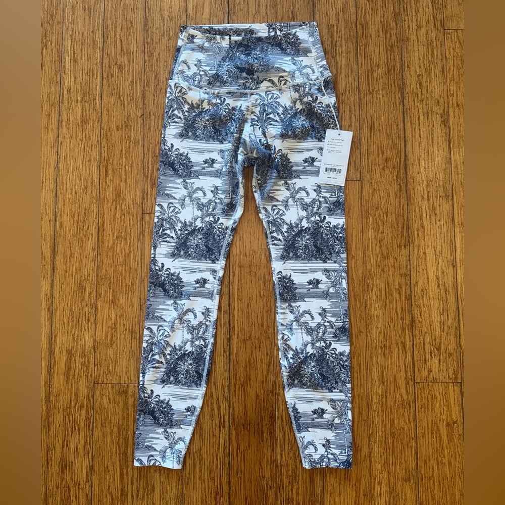 NWT - Tavi Active - Tavi Sculpt High Waisted Leggings - Navy Tropic T - Size L